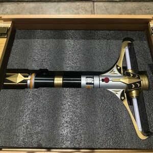 Disney Star Wars Stellar Gios Legacy Lightsaber Hilt with Comic Book 192 of 5000
